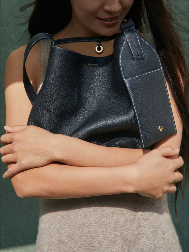 Special Icon Bucket Bag